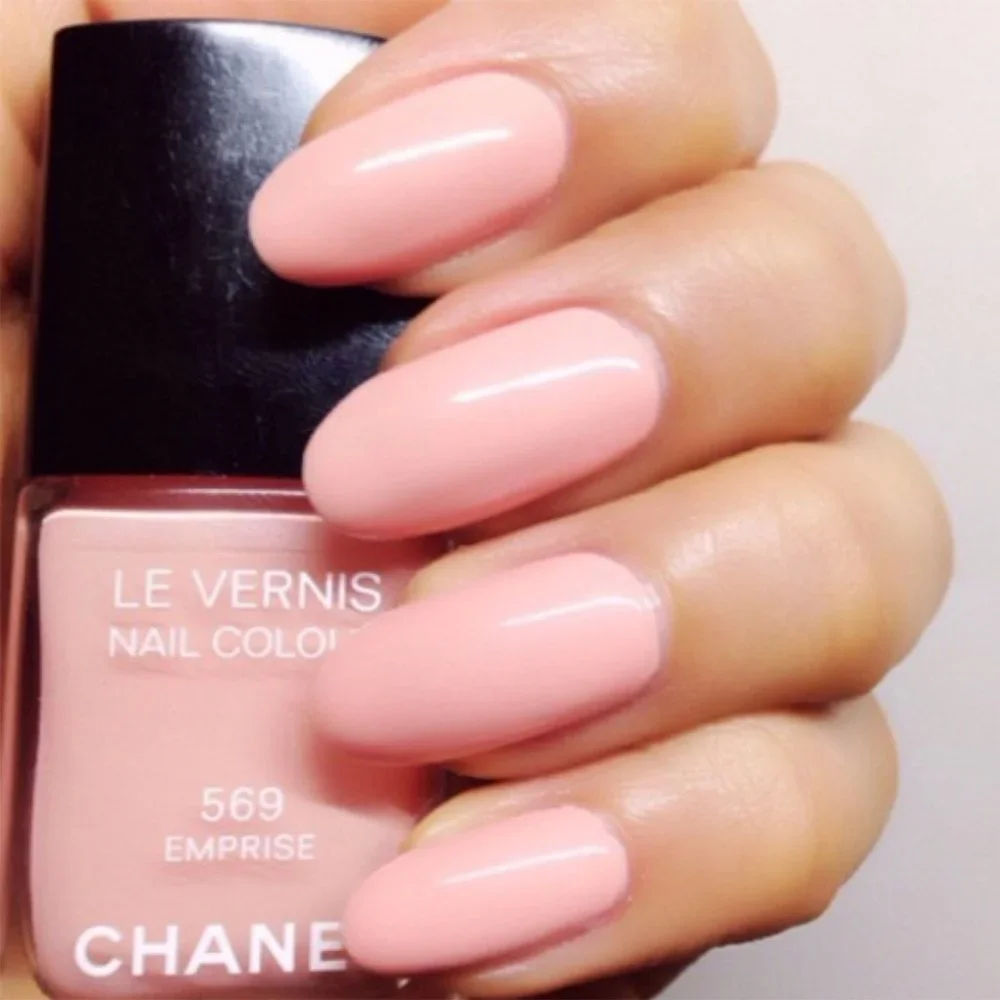 Chanel Le Vernis Nail 569 Soft Pink Nude Color (0.4oz)